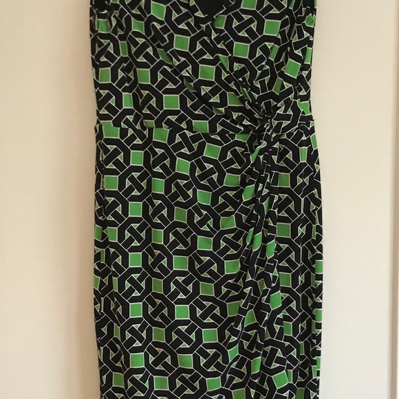Maggy London size 6 - black and green dress - Picture 3 of 7